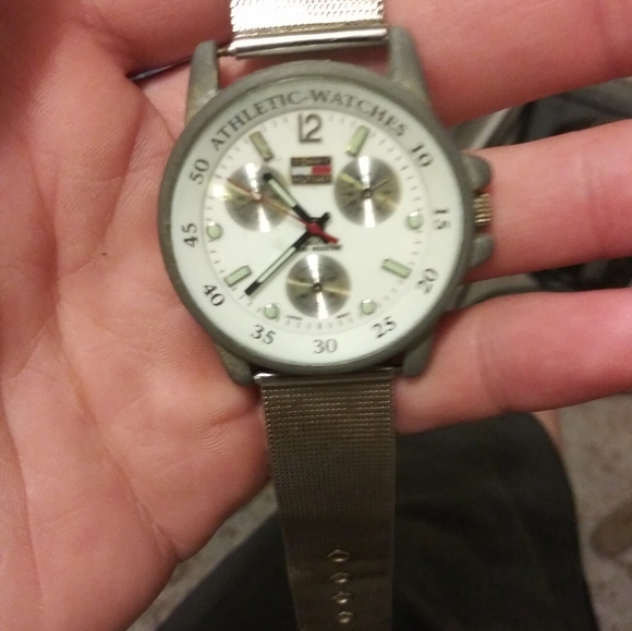 Tommy Hilfiger watch - Picture 11 of 11